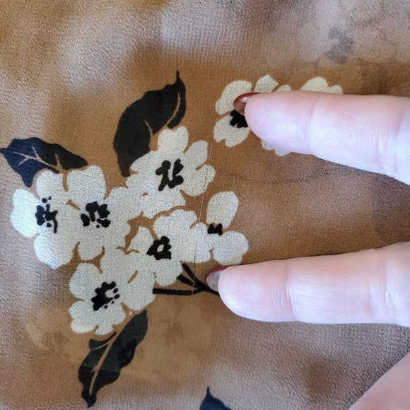 Sanctuary Long Sleeve Neutral Floral Blouse Sheer‎ Sleeves Camel Tan Sz Small - Picture 4 of 8